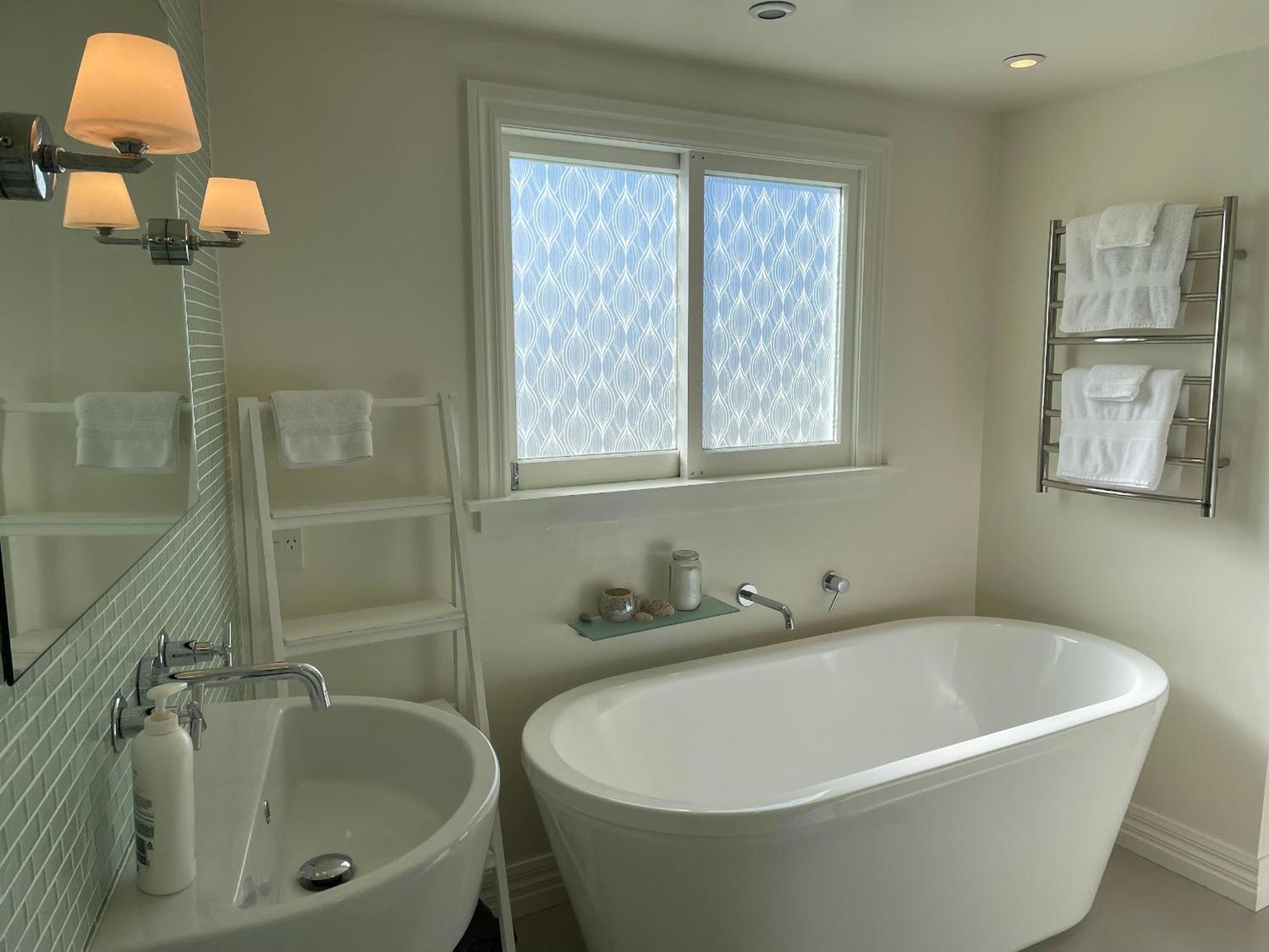 Incredible Views! Luxurious Studio & Outdoor Living Wellington Exterior photo